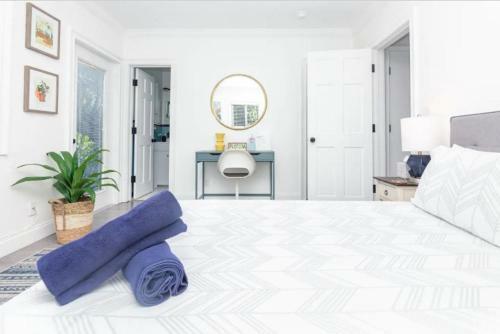 Apartamento Bright Garden Getaway - W/ Private Patio & Parking