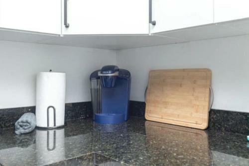 Apartamento Bright Garden Getaway - W/ Private Patio & Parking