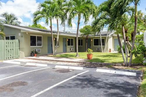 Apartamento Bright Garden Getaway - W/ Private Patio & Parking