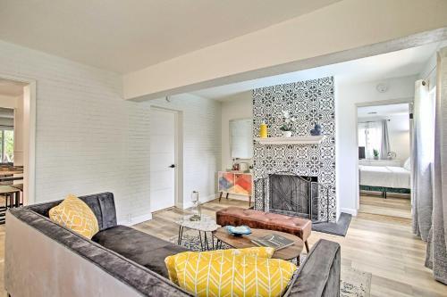 The Teal House - Pool And Yard, 2 Mi To Beach