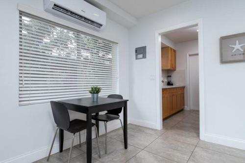 Apartamento Bayshore Breeze 7 - King Bed, Kitchen, Parking