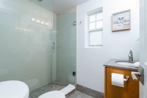 Apartamento Bayshore Breeze 7 - King Bed, Kitchen, Parking
