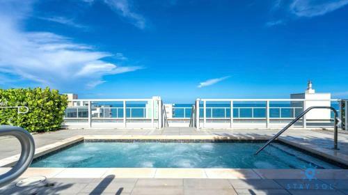 Posada 5 Beachfront Resort Rooftop Pool Hollywood Beach Broadwalk