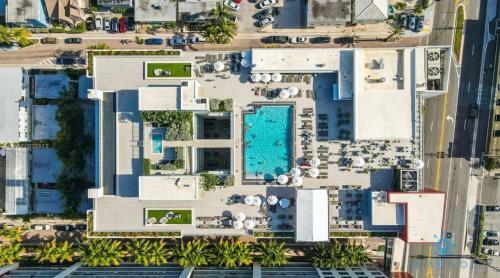 5 Beachfront Condo Roofto Pool 2 Bedroom Stunning View