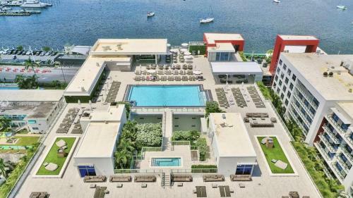 5 Resort Rooftop Pool Front Ocean