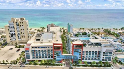 5 Resort Rooftop Pool Front Ocean