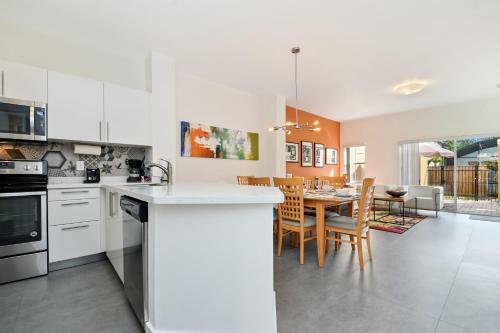139pbd-svh Lovely New Townhome!