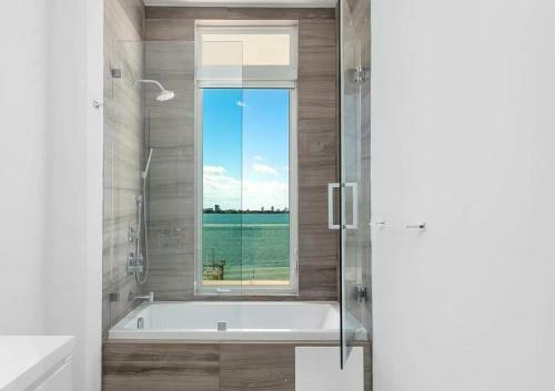 The Bay Villa
