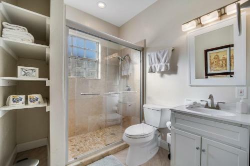 Coral Way - Brickell Area 3br House With Backyard