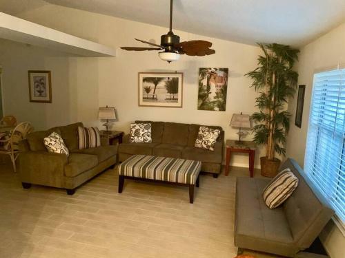*coastal Beautiful Pool Home All To Yourself! *