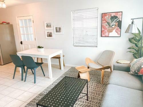 Venice Island - Dog Friendly - Walk To Beach - Work Ready