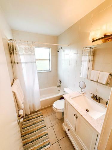 Venice Island - Dog Friendly - Walk To Beach - Work Ready