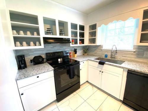 Luxurious Hidden Oasis 4bd Near Downtown Albany, Ga