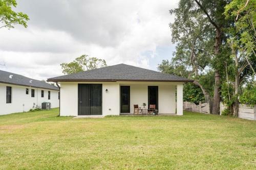 **new**gorgeous 3bedroom Minutes From Beach