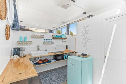River View Houseboat
