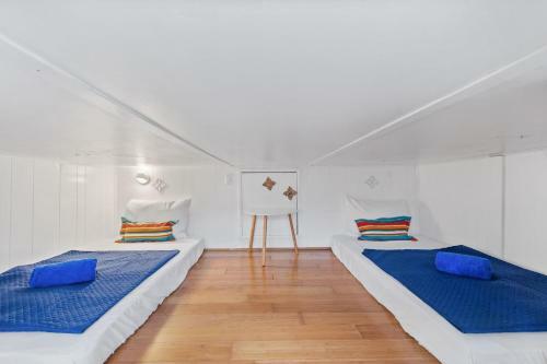 River View Houseboat