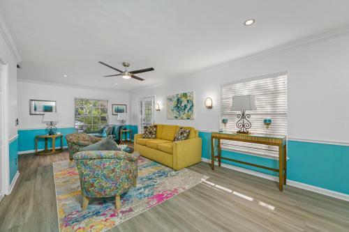 Amazing 5br King-pool & Spa A Block From The Bay
