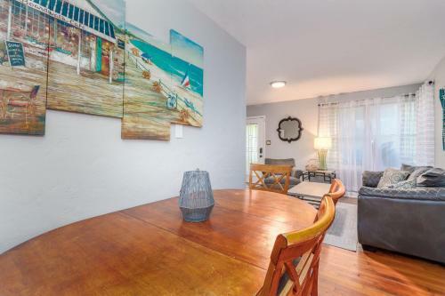 Cozy Hideaway Near Seminole Heights