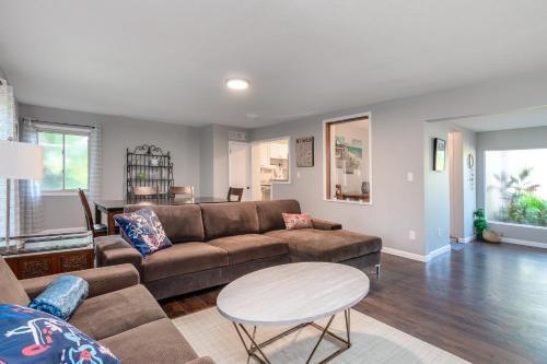 Cozy Hideaway Near Seminole Heights