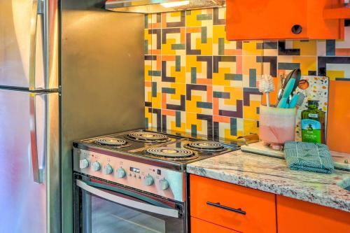 Eclectic Tampa Home Less Than 4 Mi To Busch Gardens!