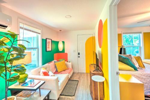 Eclectic Tampa Home Less Than 4 Mi To Busch Gardens!