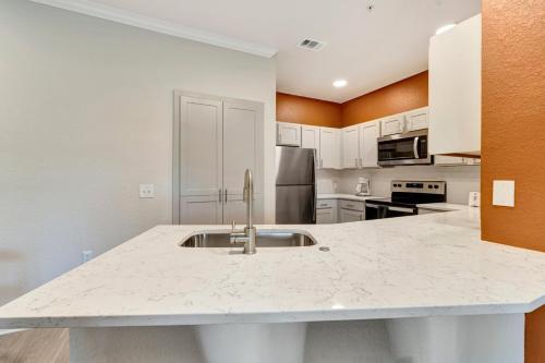 Wanderjaunt - Camden Visconti Apartments