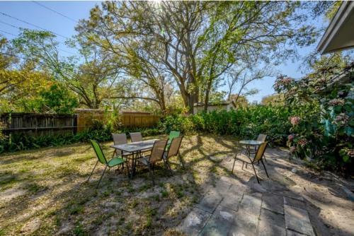 Tampa's Perfect Hide-away Paradise