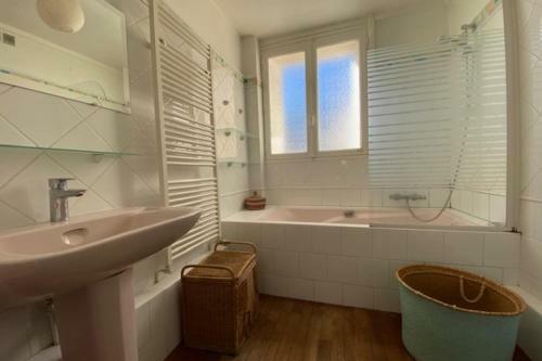Apartamento Nice And Spacious Apt In The Center Of Caen!