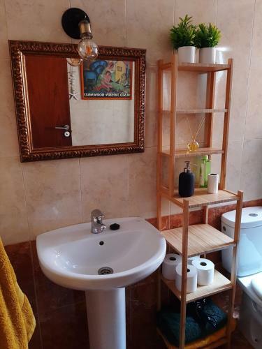 Apartamento El �eru. En Zona Verde Y Junto Al Mar.