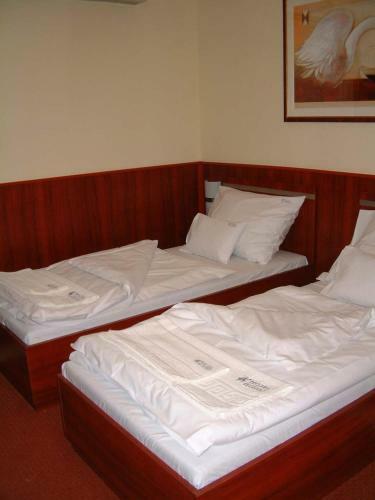 Korona Hotel �s �tterem