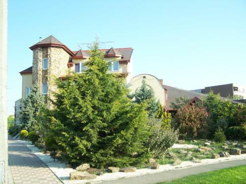 Korona Hotel �s �tterem