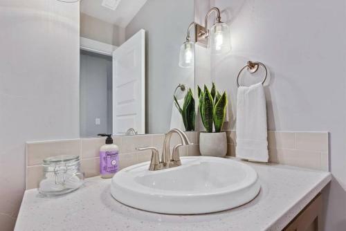 Modern & Luxurious Private 3 Bedroom Boise Home