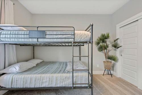 Modern & Luxurious Private 3 Bedroom Boise Home