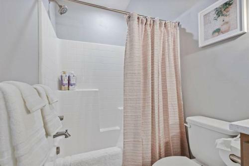 Modern & Luxurious Private 3 Bedroom Boise Home