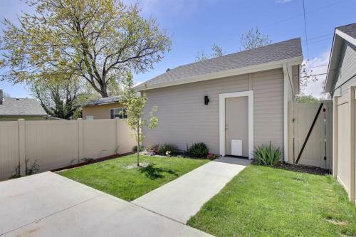 Modern & Luxurious Private 3 Bedroom Boise Home