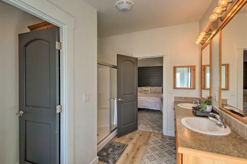 Tranquil Indigo Getaway Less Than 3 Mi To Hot Pools!
