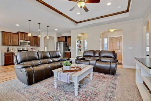 Sun Filled 3 Bedroom Meridian Home