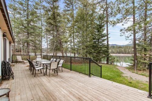 Gypsy Bay Waterfront Gem