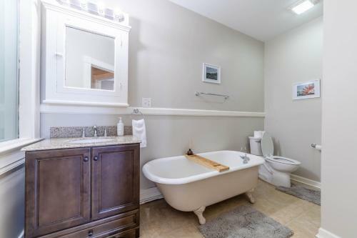 Apartamento Sleep 16 5br 4ba 9bed The Swepson Bungalow