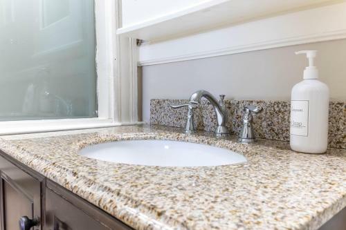 Apartamento Sleep 16 5br 4ba 9bed The Swepson Bungalow