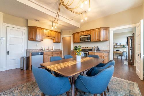 Apartamento Sleep 16 5br 4ba 9bed The Swepson Bungalow