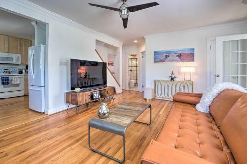 Waterfront North Beach Home About 2 Mi To Beach!