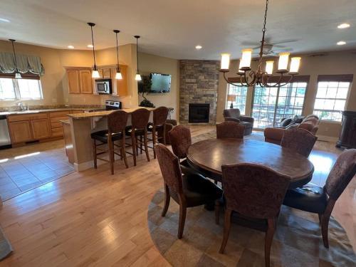 Dubla Vedere - Lake View - Hot Tub - Fire Pit - Sleeps 9