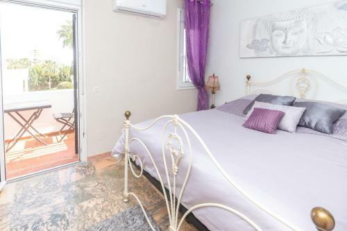 Charming 3br Townhouse W/ Terrace & Swimming Pool