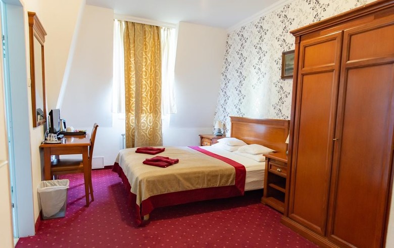 Walzer Hotel & Restaurant