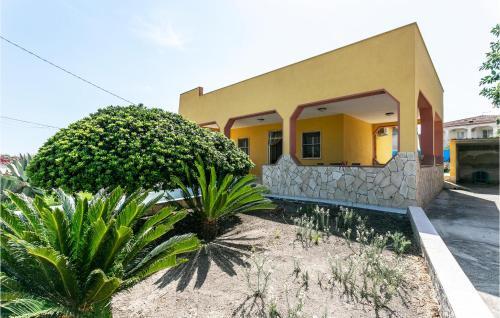 Stunning Home In Noto With 2 Bedrooms