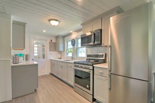 Breezy House With Patio, Steps To The Beach!