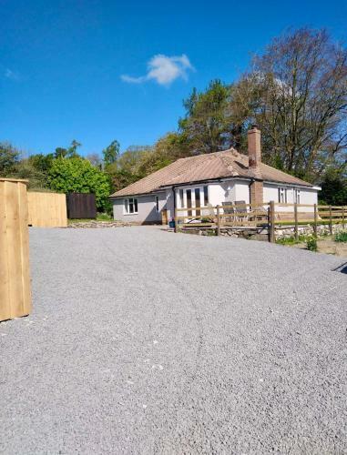 Apartamento 3 Bedroom Bungalow In Llanrhaeadr Ym