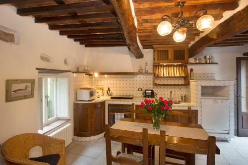 Stunning 2 Bed Cottage In The Lucca Countryside