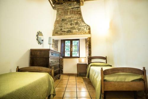 Hostal Castel D?arno Guest House